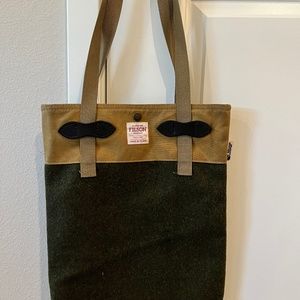 Filson Vintage Carry all Shoulder bag